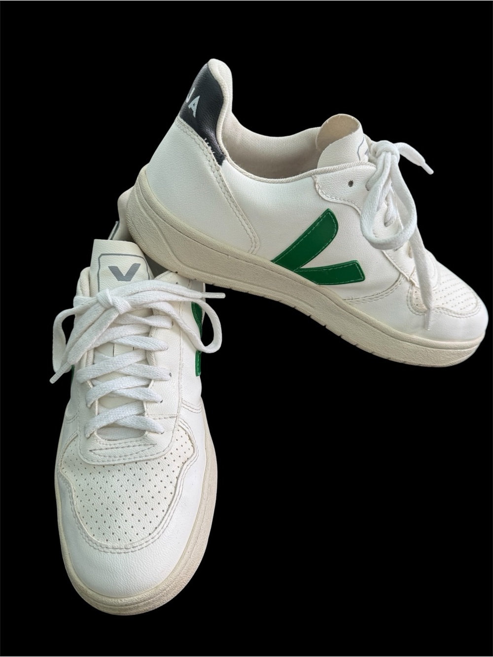 Women Veja White Low-Top Sneakers with Green V